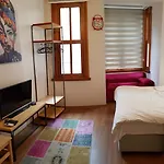Ξενοδοχείο με διαμερίσματα Linden 3*